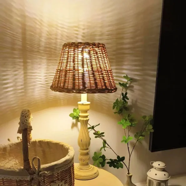 Table lamp rattan woven Japanese Nordic French country retro bedside lamp desktop decoration - Image 3